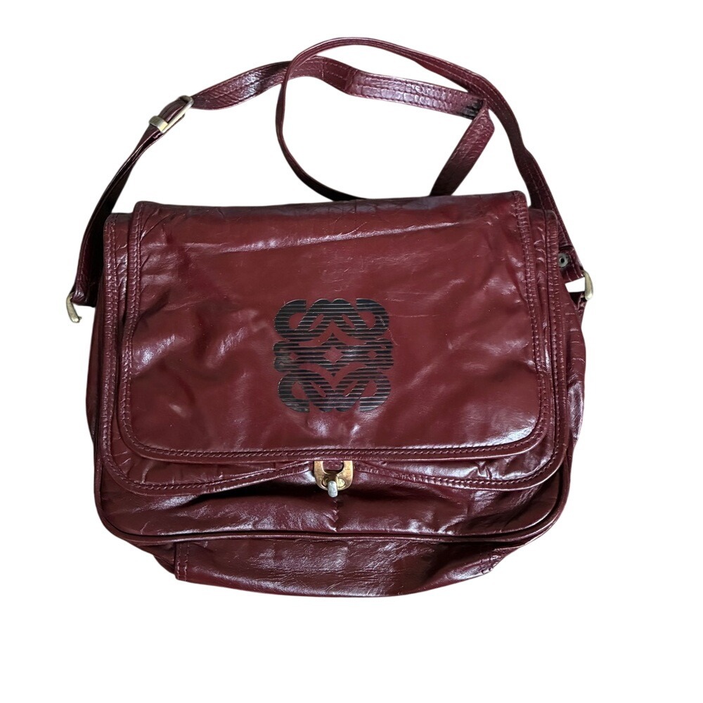 Elegant Burgundy Leather Shoulder Bag